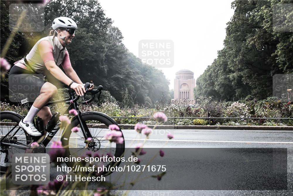 13.09.2026 - Stadtparktriathlon H.Heesch http://msf.ph/oto/10271675 13.09.2026 10:28:52 Radfahren 323, 385, 433 meine-sportfotos.de