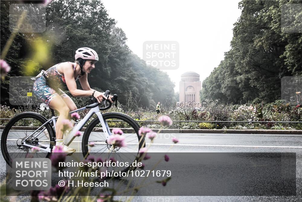 13.09.2026 - Stadtparktriathlon H.Heesch http://msf.ph/oto/10271679 13.09.2026 10:28:55 Radfahren 385, 433 meine-sportfotos.de