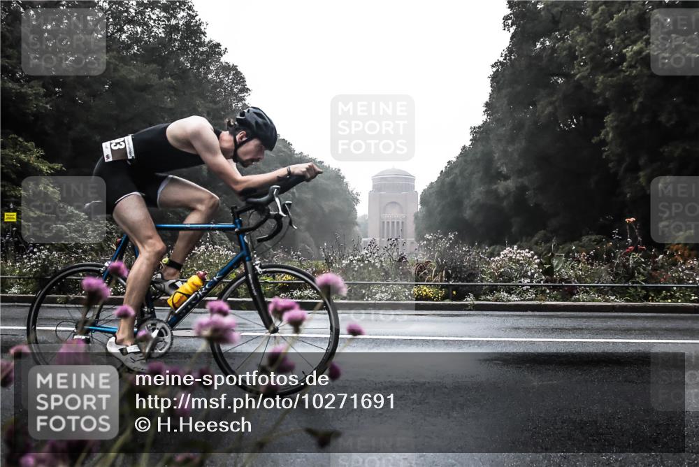 13.09.2026 - Stadtparktriathlon H.Heesch http://msf.ph/oto/10271691 13.09.2026 09:02:47 Radfahren 57, 93, 94 meine-sportfotos.de