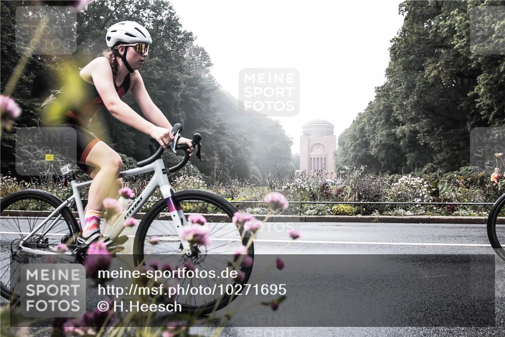 13.09.2026 - Stadtparktriathlon H.Heesch http://msf.ph/oto/10271695 13.09.2026 10:29:06 Radfahren 334, 335, 354, 381, 429, 432, 452 meine-sportfotos.de
