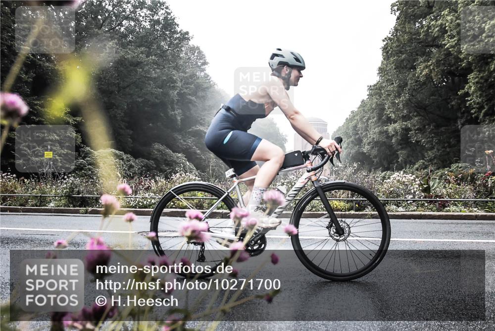13.09.2026 - Stadtparktriathlon H.Heesch http://msf.ph/oto/10271700 13.09.2026 10:29:08 Radfahren 334, 335, 381, 419, 429, 432 meine-sportfotos.de