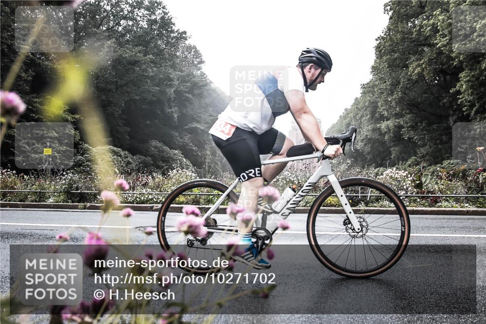 13.09.2026 - Stadtparktriathlon H.Heesch http://msf.ph/oto/10271702 13.09.2026 10:29:10 Radfahren 334, 344, 381, 419, 429, 432, 460 meine-sportfotos.de