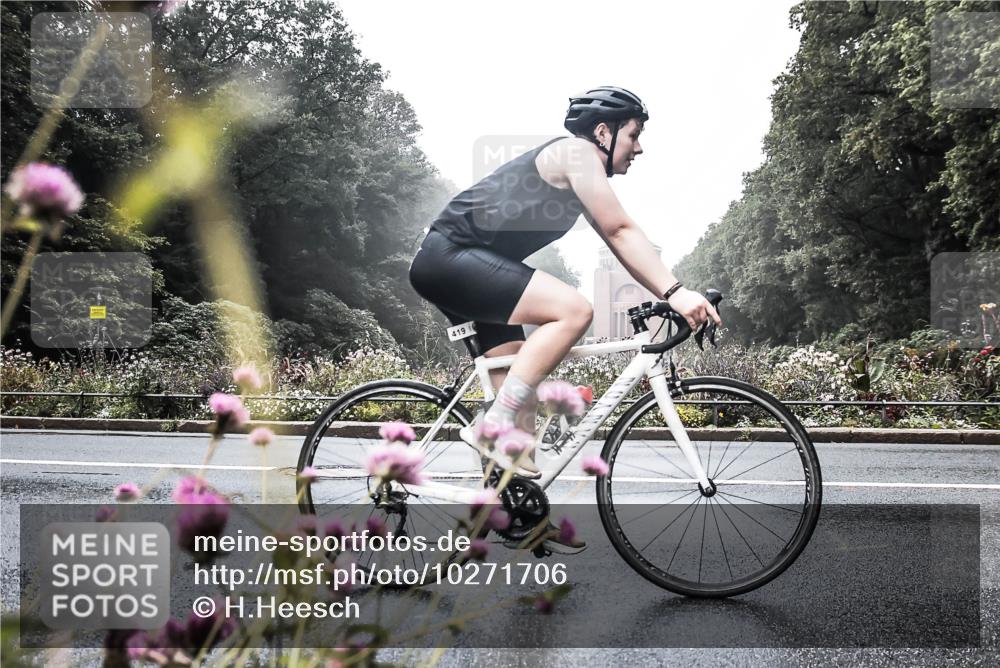 13.09.2026 - Stadtparktriathlon H.Heesch http://msf.ph/oto/10271706 13.09.2026 10:29:11 Radfahren 334, 344, 419, 420, 429, 460 meine-sportfotos.de
