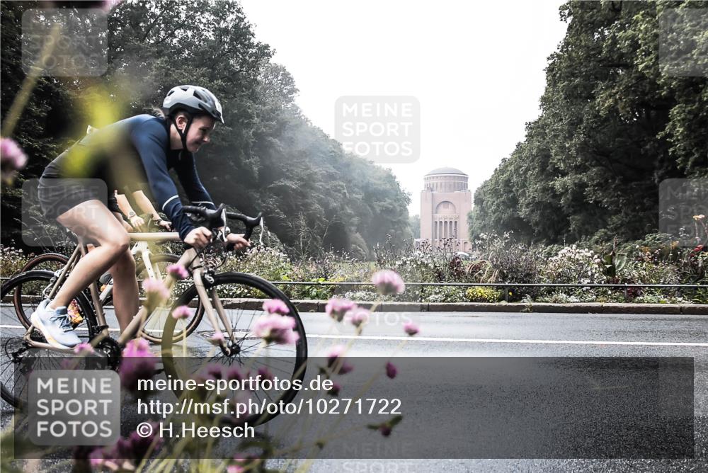 13.09.2026 - Stadtparktriathlon H.Heesch http://msf.ph/oto/10271722 13.09.2026 10:29:24 Radfahren 242, 380, 398, 450 meine-sportfotos.de