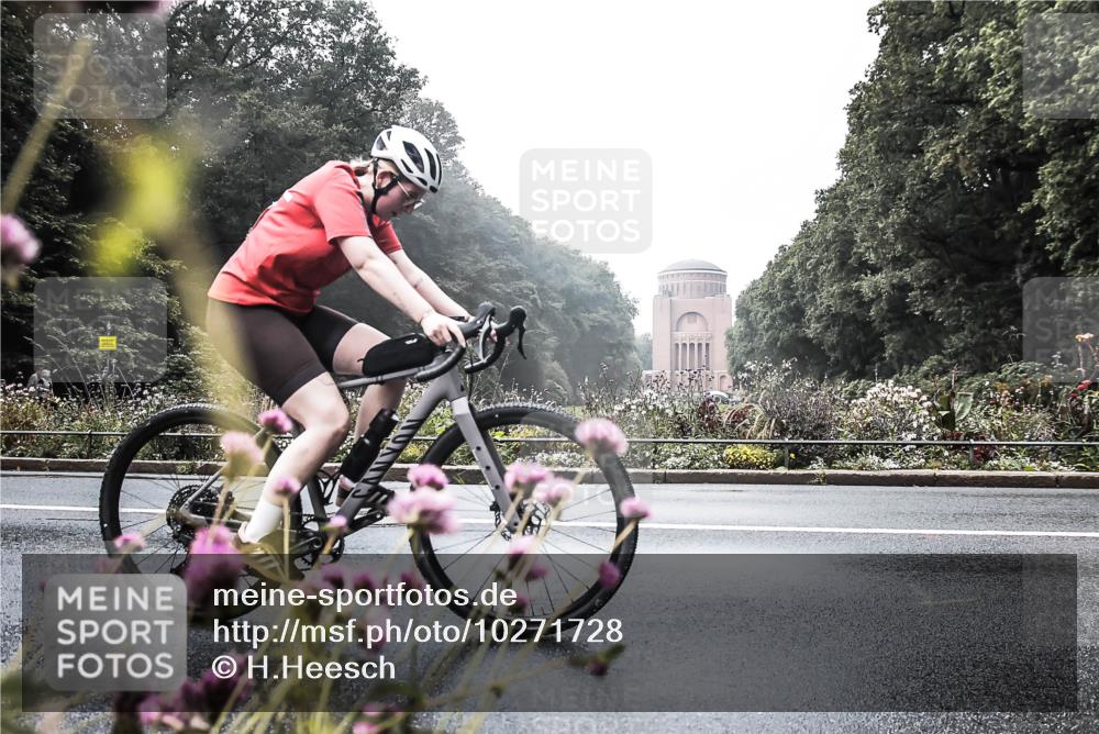 13.09.2026 - Stadtparktriathlon H.Heesch http://msf.ph/oto/10271728 13.09.2026 10:29:28 Radfahren 242, 283, 380, 398, 400, 450 meine-sportfotos.de