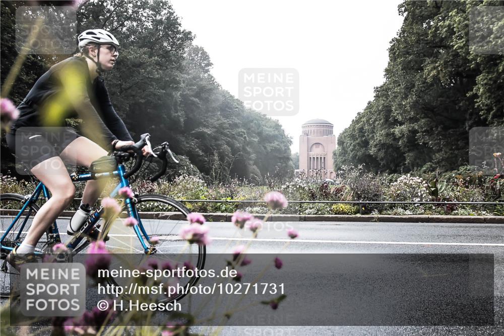 13.09.2026 - Stadtparktriathlon H.Heesch http://msf.ph/oto/10271731 13.09.2026 10:29:32 Radfahren 283, 390, 400 meine-sportfotos.de