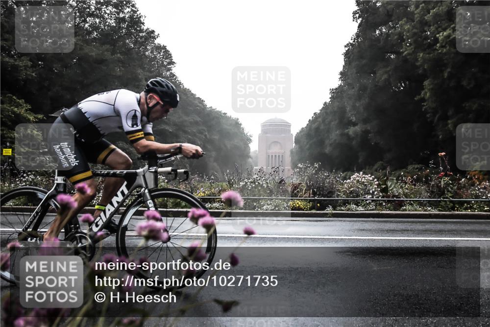13.09.2026 - Stadtparktriathlon H.Heesch http://msf.ph/oto/10271735 13.09.2026 09:02:51 Radfahren 93, 94 meine-sportfotos.de