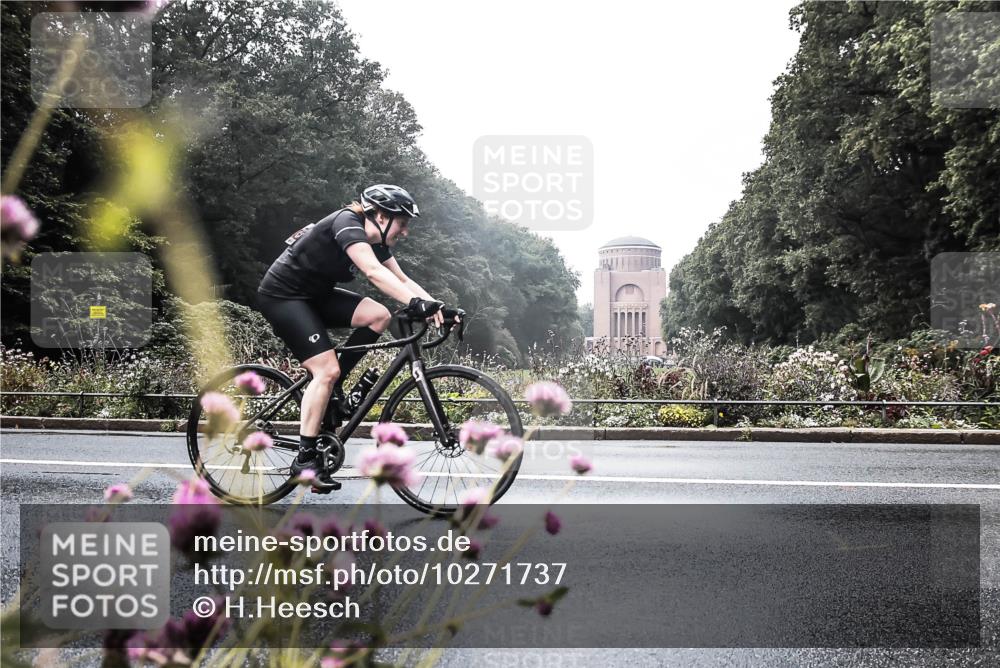 13.09.2026 - Stadtparktriathlon H.Heesch http://msf.ph/oto/10271737 13.09.2026 10:29:40 Radfahren 265, 358, 392 meine-sportfotos.de