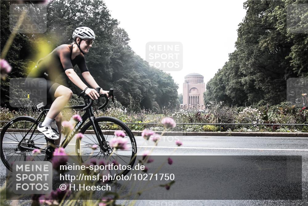 13.09.2026 - Stadtparktriathlon H.Heesch http://msf.ph/oto/10271750 13.09.2026 10:29:50 Radfahren 353, 410, 462 meine-sportfotos.de