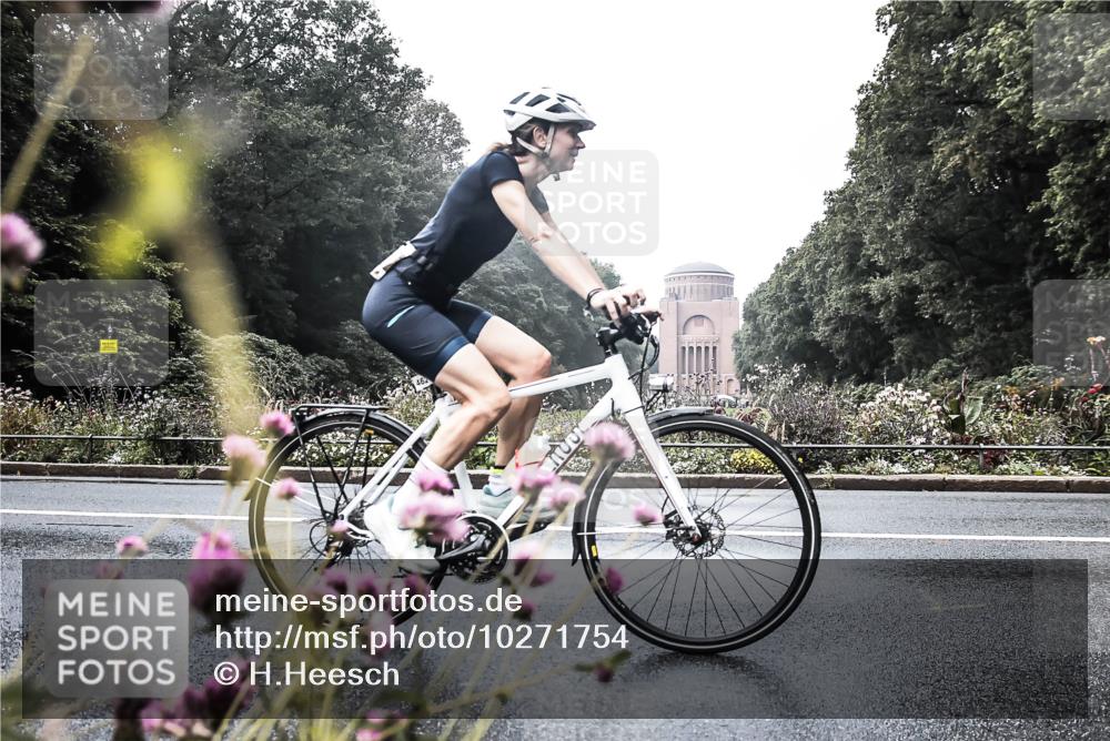 13.09.2026 - Stadtparktriathlon H.Heesch http://msf.ph/oto/10271754 13.09.2026 10:29:52 Radfahren 237, 353, 410, 462 meine-sportfotos.de