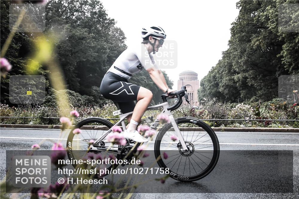 13.09.2026 - Stadtparktriathlon H.Heesch http://msf.ph/oto/10271758 13.09.2026 10:29:53 Radfahren 237, 353, 410, 462 meine-sportfotos.de