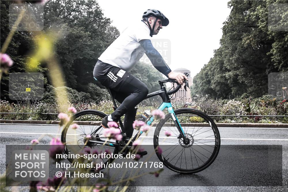13.09.2026 - Stadtparktriathlon H.Heesch http://msf.ph/oto/10271768 13.09.2026 10:29:58 Radfahren 223, 237, 298, 449 meine-sportfotos.de