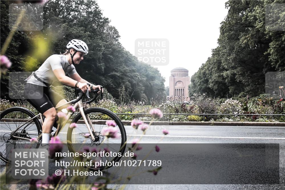 13.09.2026 - Stadtparktriathlon H.Heesch http://msf.ph/oto/10271789 13.09.2026 10:30:20 Radfahren 268, 276, 303, 464 meine-sportfotos.de
