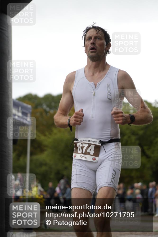 13.09.2026 - Stadtparktriathlon Patografie http://msf.ph/oto/10271795 13.09.2026 12:30:58 Ziel 874, 897 meine-sportfotos.de