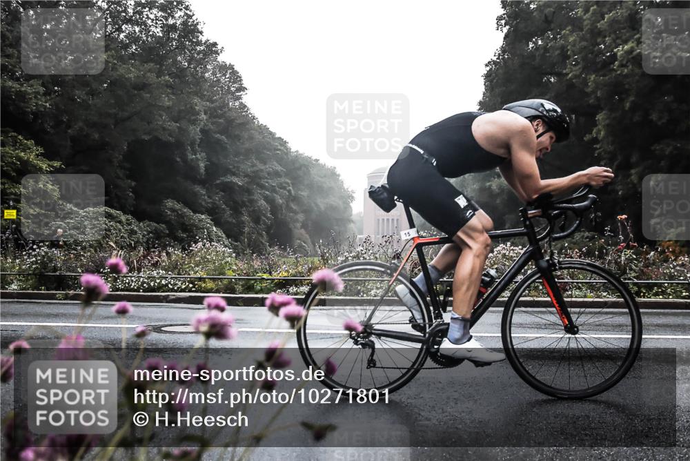 13.09.2026 - Stadtparktriathlon H.Heesch http://msf.ph/oto/10271801 13.09.2026 09:04:37 Radfahren 15, 22, 35, 145, 152 meine-sportfotos.de