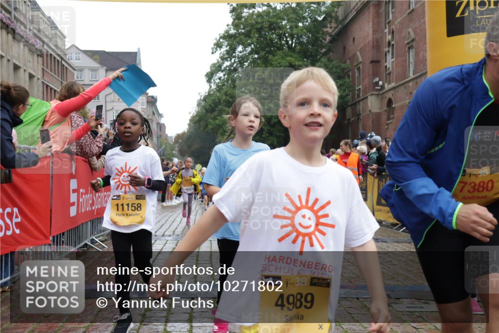 13.09.2026 - Kiel Lauf Yannick Fuchs http://msf.ph/oto/10271802 13.09.2026 08:34:38 Ziel 126, 831, 1623, 1624, 2108, 2276, 2612, 2622, 2641, 3058, 3380, 3953, 4584, 5022, 5625, 5897, 6111, 6369, 7408, 7957, 8423, 8836, 8983, 9167, 9179, 9758, 9765, 9881, 10023, 10106, 10180, 10381, 10923, 11457, 12516, 12549, 138, 657, 720, 1103, 1924, 2140, 2740, 2769, 2851, 3023, 3118, 3277, 4016, 4146, 4417, 4796, 4839, 5099, 5324, 6453, 7042, 7135, 7567, 8179, 8226, 8333, 8478, 8930, 9047, 9211, 9945, 10121, 10713, 10815, 11365, 11572, 12100, 1104, 5579 meine-sportfotos.de