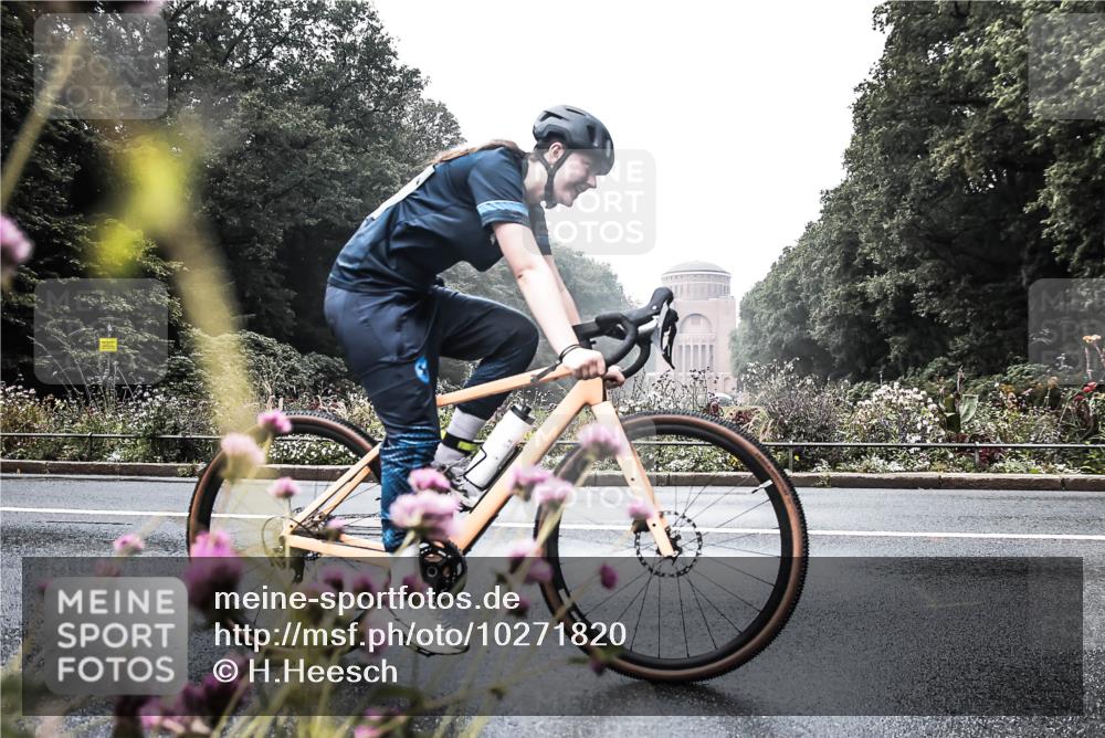 13.09.2026 - Stadtparktriathlon H.Heesch http://msf.ph/oto/10271820 13.09.2026 10:30:46 Radfahren 324, 461 meine-sportfotos.de