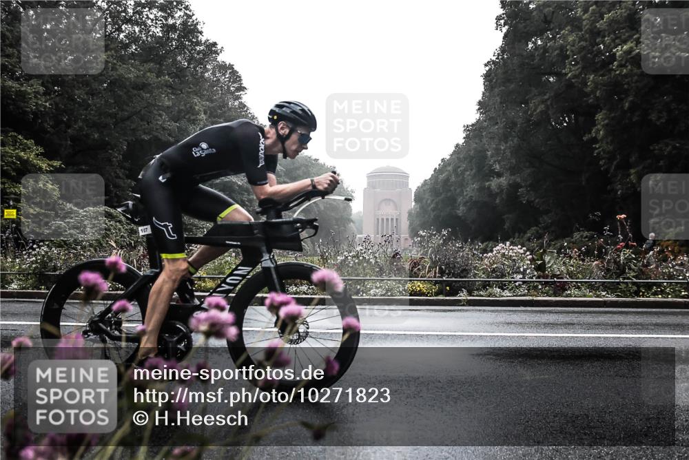 13.09.2026 - Stadtparktriathlon H.Heesch http://msf.ph/oto/10271823 13.09.2026 09:04:47 Radfahren 5, 21, 86, 107, 148 meine-sportfotos.de