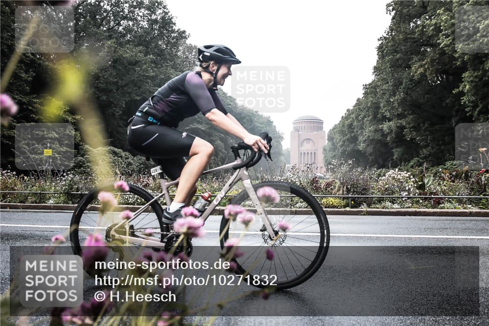 13.09.2026 - Stadtparktriathlon H.Heesch http://msf.ph/oto/10271832 13.09.2026 10:30:57 Radfahren 307, 357, 422, 428, 457 meine-sportfotos.de