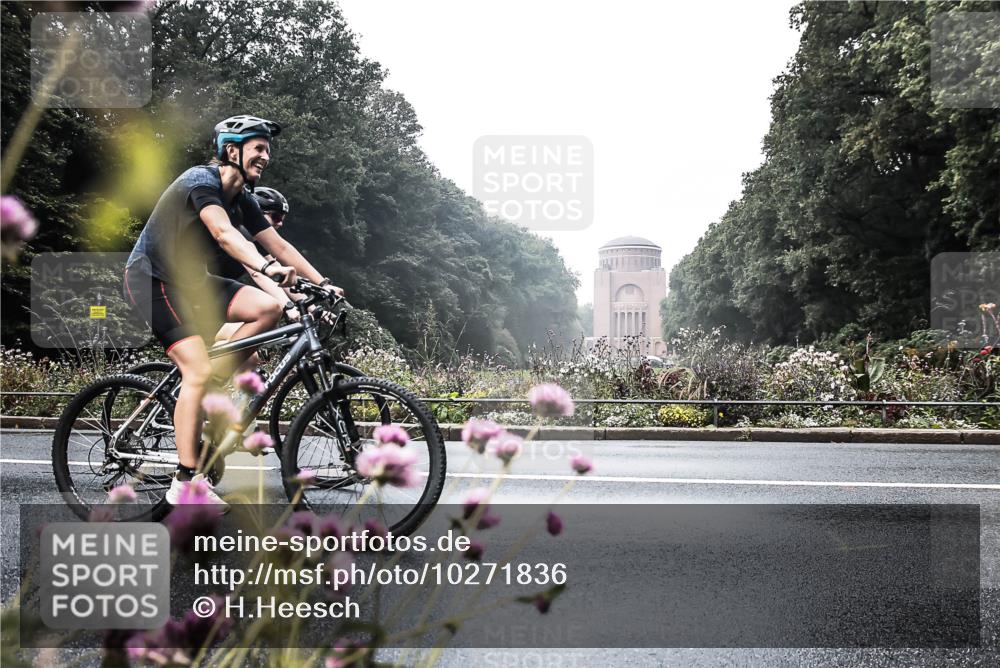13.09.2026 - Stadtparktriathlon H.Heesch http://msf.ph/oto/10271836 13.09.2026 10:30:57 Radfahren 307, 357, 422, 428, 457 meine-sportfotos.de