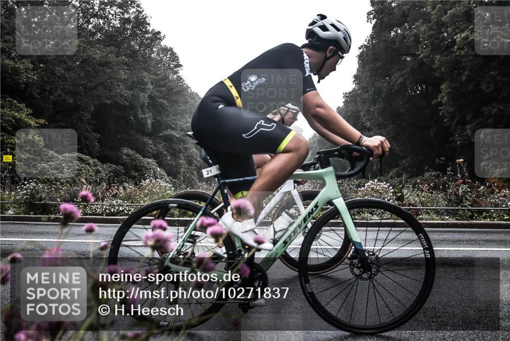 13.09.2026 - Stadtparktriathlon H.Heesch http://msf.ph/oto/10271837 13.09.2026 09:04:51 Radfahren 5, 11, 12, 21, 86, 148 meine-sportfotos.de