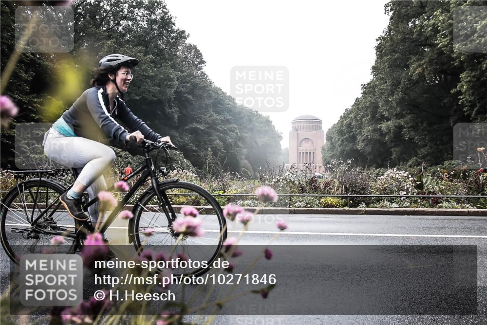 13.09.2026 - Stadtparktriathlon H.Heesch http://msf.ph/oto/10271846 13.09.2026 10:31:13 Radfahren 252, 296, 326 meine-sportfotos.de