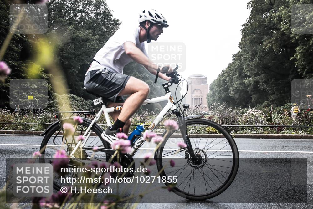13.09.2026 - Stadtparktriathlon H.Heesch http://msf.ph/oto/10271855 13.09.2026 10:31:16 Radfahren 252, 296, 326 meine-sportfotos.de