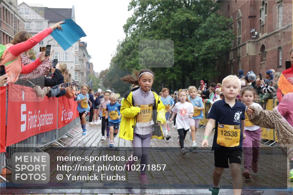 13.09.2026 - Kiel Lauf Yannick Fuchs http://msf.ph/oto/10271857 13.09.2026 08:34:41 Ziel 831, 1104, 1624, 2108, 2276, 2612, 2622, 2641, 3058, 3953, 5022, 5579, 5625, 5897, 5922, 6369, 7348, 7382, 7408, 7957, 8423, 8528, 8836, 8983, 9167, 9179, 9758, 9765, 9881, 10023, 10106, 10180, 11150, 11457, 12516, 12549, 126, 138, 657, 720, 1103, 1623, 1624, 2140, 2612, 2740, 2769, 3023, 3118, 3277, 3380, 4016, 4417, 4584, 4796, 5099, 5324, 6111, 6453, 7042, 7135, 7408, 7567, 8179, 8226, 8333, 8478, 8930, 9047, 9211, 9945, 10121, 10713, 10815, 11365, 11572, 12100, 1103 meine-sportfotos.de