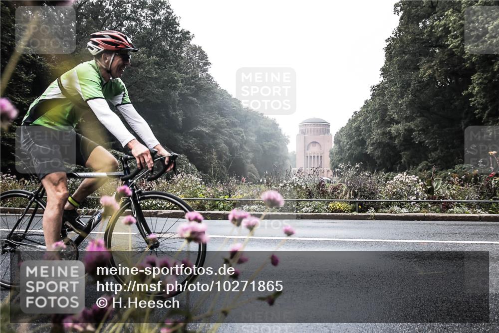 13.09.2026 - Stadtparktriathlon H.Heesch http://msf.ph/oto/10271865 13.09.2026 10:31:34 Radfahren 256, 297 meine-sportfotos.de