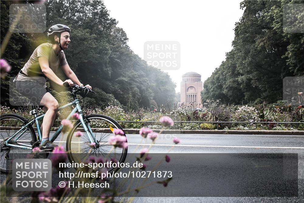 13.09.2026 - Stadtparktriathlon H.Heesch http://msf.ph/oto/10271873 13.09.2026 10:31:40 Radfahren 256, 401, 442 meine-sportfotos.de