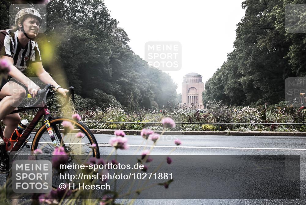 13.09.2026 - Stadtparktriathlon H.Heesch http://msf.ph/oto/10271881 13.09.2026 10:31:46 Radfahren 302, 362 meine-sportfotos.de