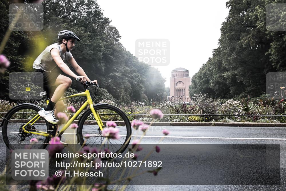 13.09.2026 - Stadtparktriathlon H.Heesch http://msf.ph/oto/10271892 13.09.2026 10:31:52 Radfahren 332, 407 meine-sportfotos.de