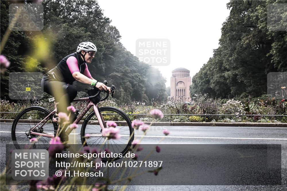 13.09.2026 - Stadtparktriathlon H.Heesch http://msf.ph/oto/10271897 13.09.2026 10:31:56 Radfahren 332, 366, 407 meine-sportfotos.de