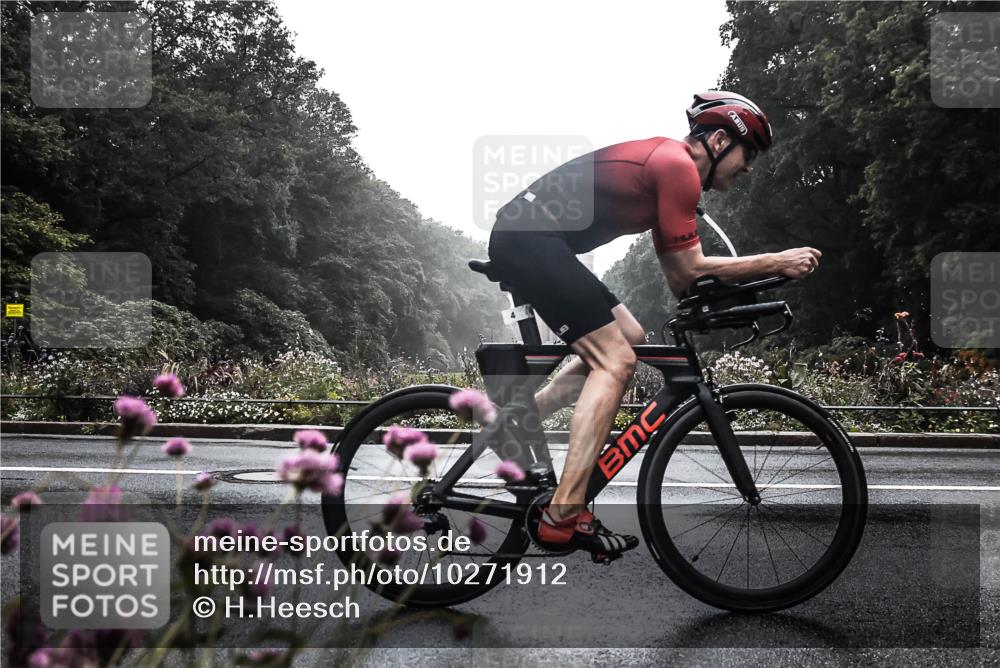 13.09.2026 - Stadtparktriathlon H.Heesch http://msf.ph/oto/10271912 13.09.2026 09:05:38 Radfahren 4, 17, 63, 131 meine-sportfotos.de