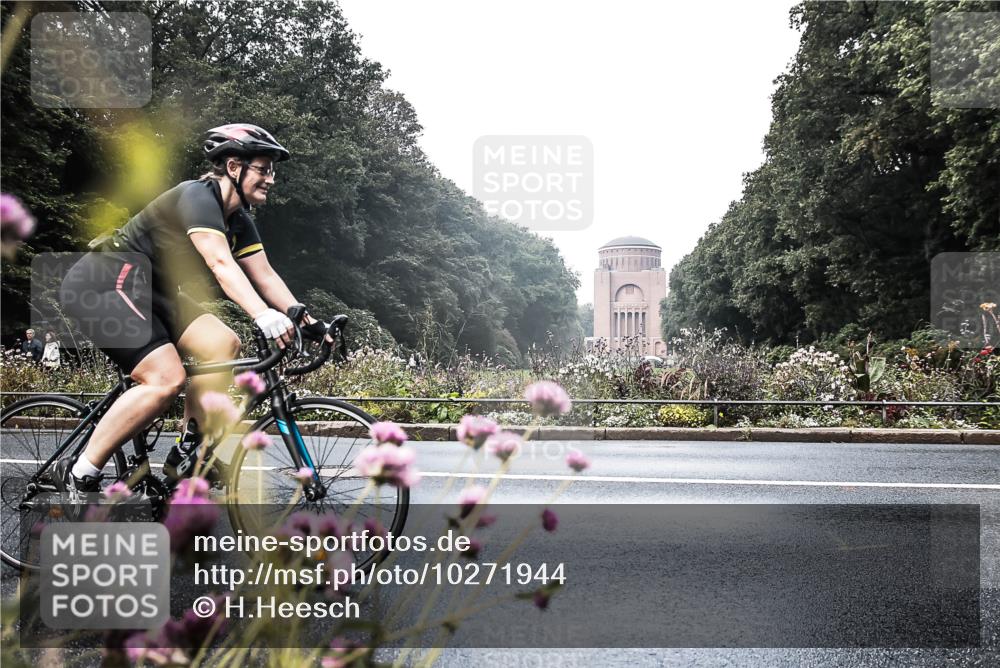 13.09.2026 - Stadtparktriathlon H.Heesch http://msf.ph/oto/10271944 13.09.2026 10:32:40 Radfahren 409, 456 meine-sportfotos.de