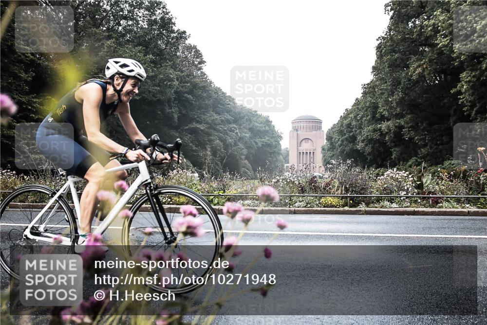 13.09.2026 - Stadtparktriathlon H.Heesch http://msf.ph/oto/10271948 13.09.2026 10:32:43 Radfahren 409, 456 meine-sportfotos.de