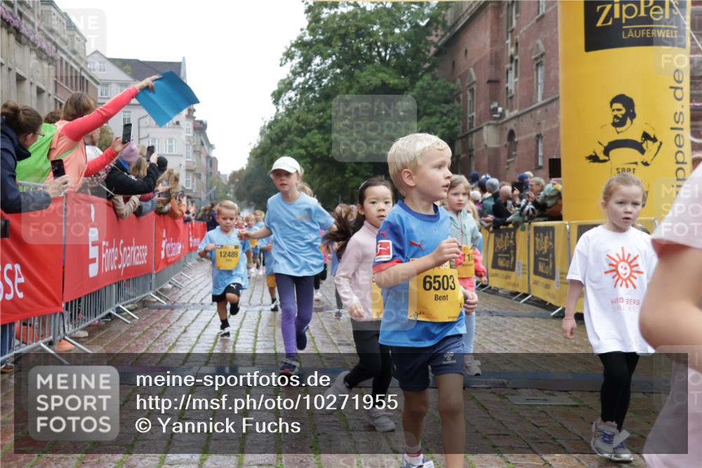 13.09.2026 - Kiel Lauf Yannick Fuchs http://msf.ph/oto/10271955 13.09.2026 08:34:45 Ziel 831, 1104, 1105, 2108, 2276, 2622, 2641, 3058, 3953, 4989, 5022, 5579, 5625, 5897, 5922, 6335, 6369, 7348, 7382, 8339, 8358, 8499, 8528, 8836, 9167, 9179, 9758, 9765, 9881, 10023, 11150, 11158, 11457, 12141, 12352, 12549, 126, 138, 657, 720, 1623, 1624, 2612, 2740, 2769, 3023, 3118, 3277, 3380, 4016, 4417, 4584, 4796, 5099, 6111, 7042, 7135, 7408, 7957, 8226, 8333, 8423, 8930, 8983, 9047, 9211, 9945, 10121, 10713, 10815, 12100, 1103, 9211, 10121 meine-sportfotos.de