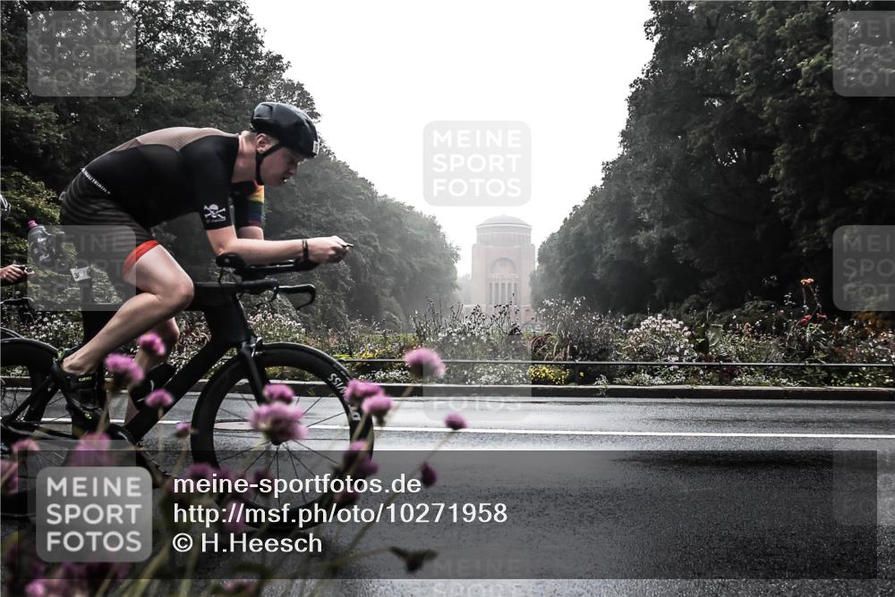13.09.2026 - Stadtparktriathlon H.Heesch http://msf.ph/oto/10271958 13.09.2026 09:06:18 Radfahren 129, 138, 175 meine-sportfotos.de
