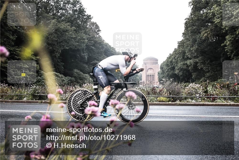 13.09.2026 - Stadtparktriathlon H.Heesch http://msf.ph/oto/10271968 13.09.2026 10:33:12 Radfahren 230, 408, 509 meine-sportfotos.de