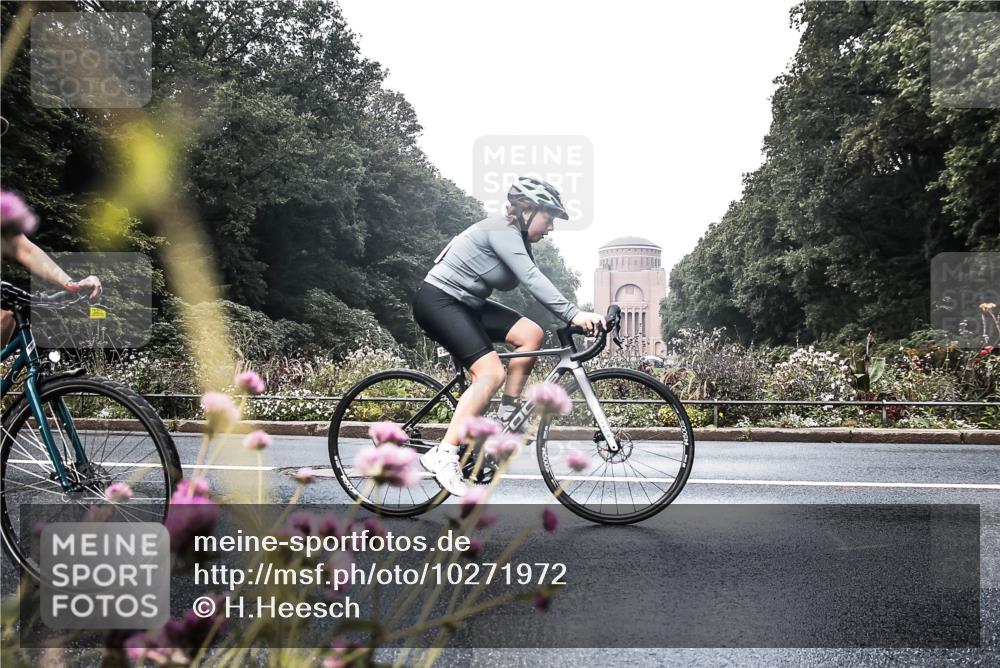 13.09.2026 - Stadtparktriathlon H.Heesch http://msf.ph/oto/10271972 13.09.2026 10:33:14 Radfahren 230, 408, 416, 509 meine-sportfotos.de