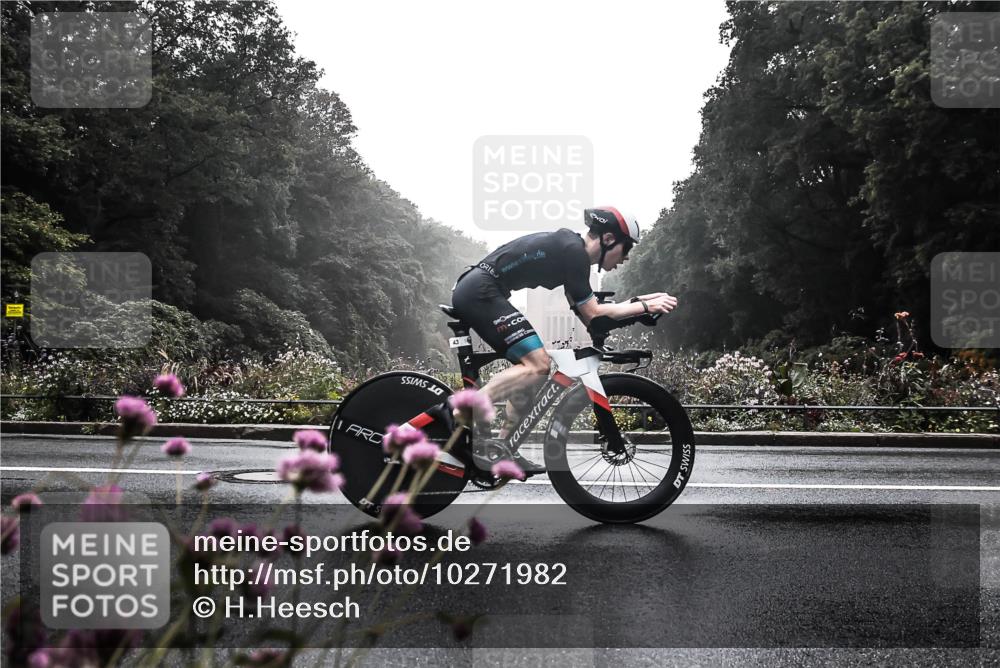 13.09.2026 - Stadtparktriathlon H.Heesch http://msf.ph/oto/10271982 13.09.2026 09:06:31 Radfahren 43, 61, 77, 92, 110 meine-sportfotos.de