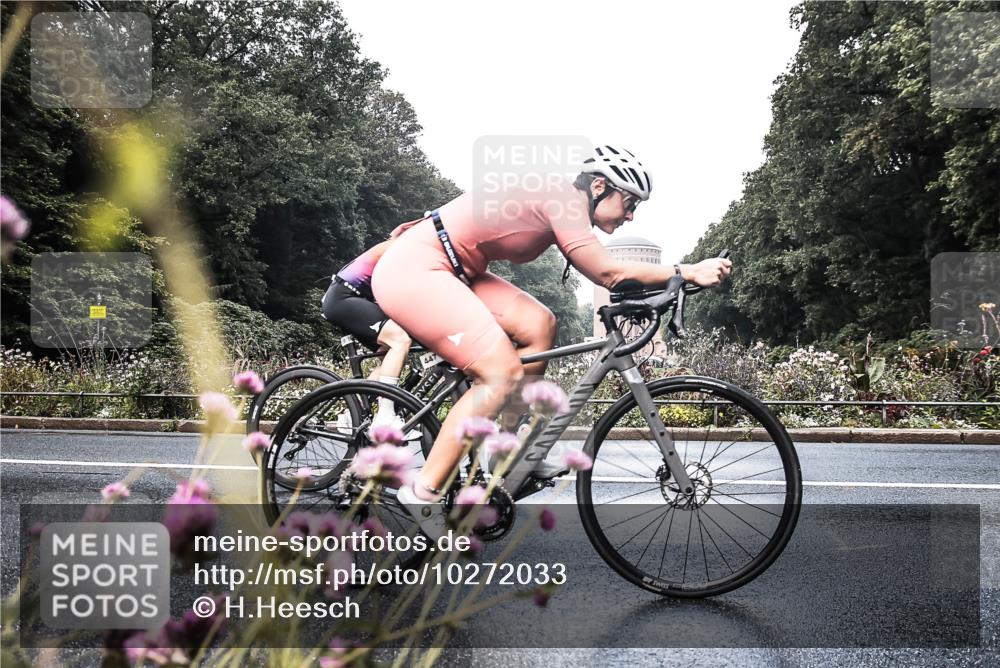 13.09.2026 - Stadtparktriathlon H.Heesch http://msf.ph/oto/10272033 13.09.2026 10:34:20 Radfahren 359, 447, 777 meine-sportfotos.de