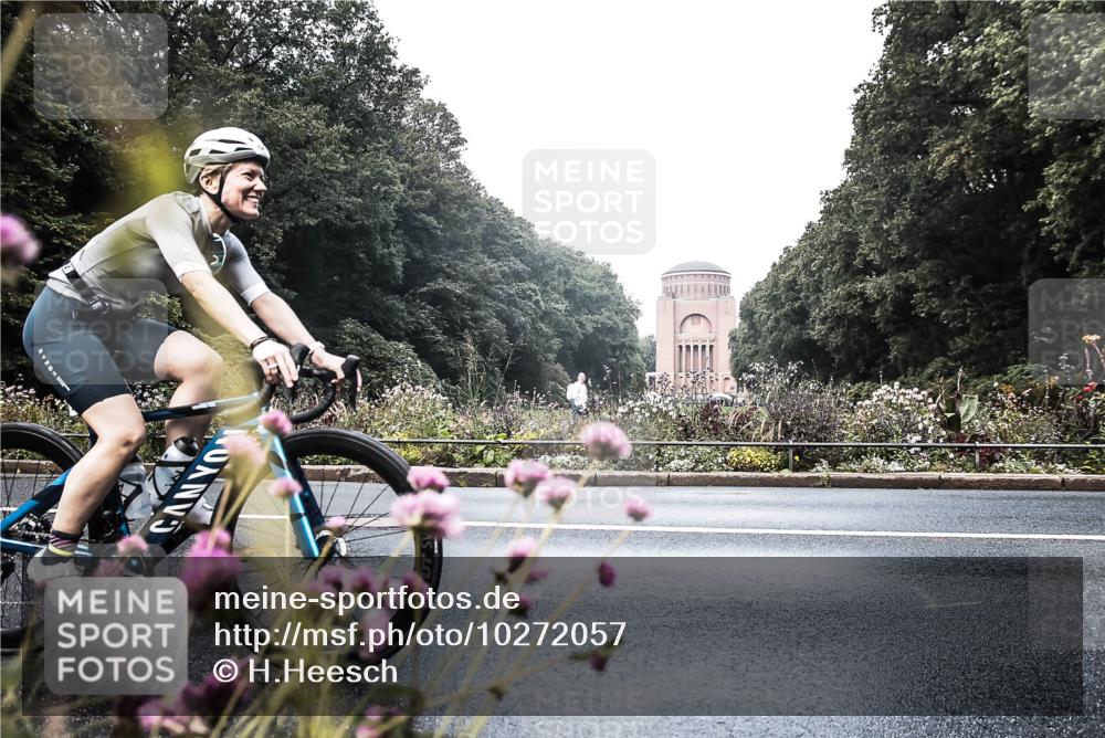 13.09.2026 - Stadtparktriathlon H.Heesch http://msf.ph/oto/10272057 13.09.2026 10:34:46 Radfahren 444, 445 meine-sportfotos.de