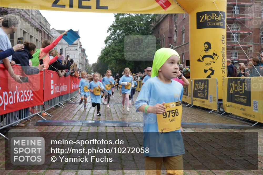 13.09.2026 - Kiel Lauf Yannick Fuchs http://msf.ph/oto/10272058 13.09.2026 08:34:48 Ziel 530, 831, 1104, 1105, 2276, 2622, 2641, 3953, 4989, 5022, 5579, 5625, 5922, 6335, 6369, 7348, 7382, 8339, 8358, 8499, 8528, 8836, 9167, 9179, 9881, 10023, 11150, 11158, 11457, 12141, 12352, 12538, 12549, 126, 138, 657, 720, 831, 1623, 1624, 2108, 2612, 2740, 2769, 3023, 3058, 3118, 3277, 3380, 3953, 4016, 4417, 4584, 4796, 5099, 5897, 6111, 7042, 7135, 7408, 7957, 8226, 8333, 8423, 8836, 8930, 8983, 9047, 9945, 10713, 10815, 12100, 1103, 9211, 10121 meine-sportfotos.de