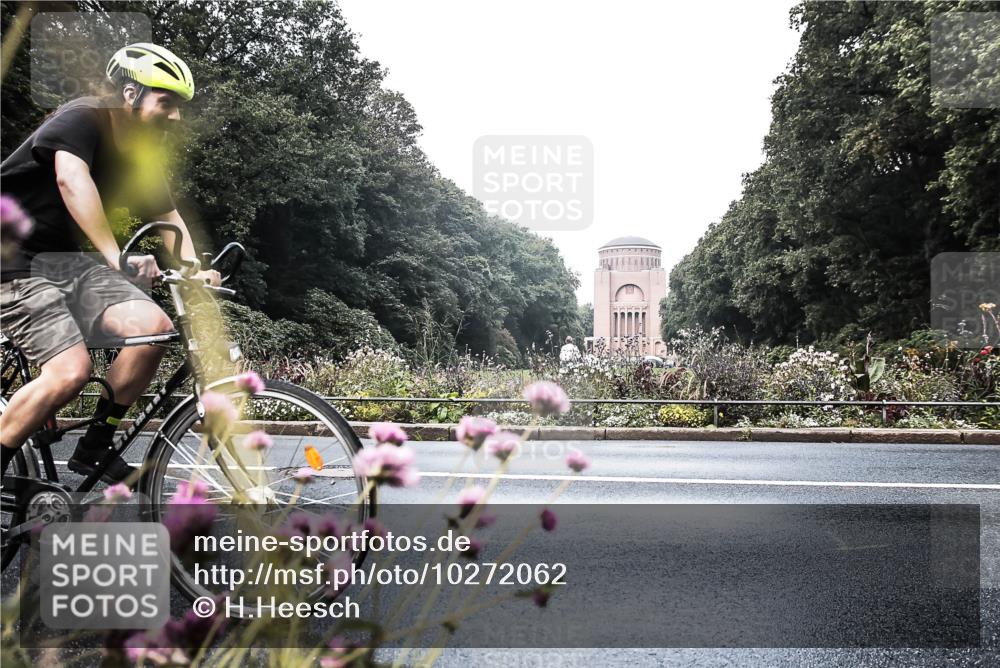 13.09.2026 - Stadtparktriathlon H.Heesch http://msf.ph/oto/10272062 13.09.2026 10:34:51 Radfahren 336, 402, 489 meine-sportfotos.de