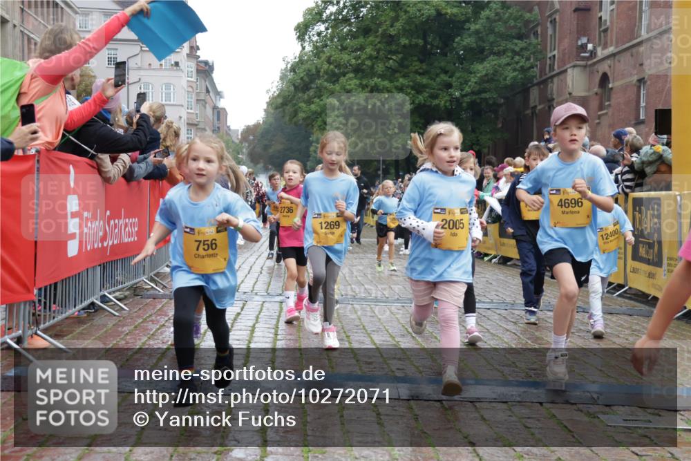 13.09.2026 - Kiel Lauf Yannick Fuchs http://msf.ph/oto/10272071 13.09.2026 08:34:49 Ziel 530, 1104, 1105, 1918, 2276, 2622, 2641, 4989, 5022, 5042, 5579, 5625, 5922, 6335, 6369, 6505, 7348, 7382, 8339, 8358, 8499, 8528, 9167, 9179, 9881, 10023, 11110, 11150, 11158, 11457, 12141, 12352, 12538, 12549, 126, 138, 720, 831, 1623, 1624, 2108, 2612, 2740, 3023, 3058, 3118, 3277, 3380, 3953, 4016, 4417, 4584, 5099, 5897, 6111, 7042, 7135, 7408, 7957, 8226, 8333, 8423, 8836, 8930, 8983, 9047, 10713, 10815, 12100, 1103, 9211, 10121 meine-sportfotos.de