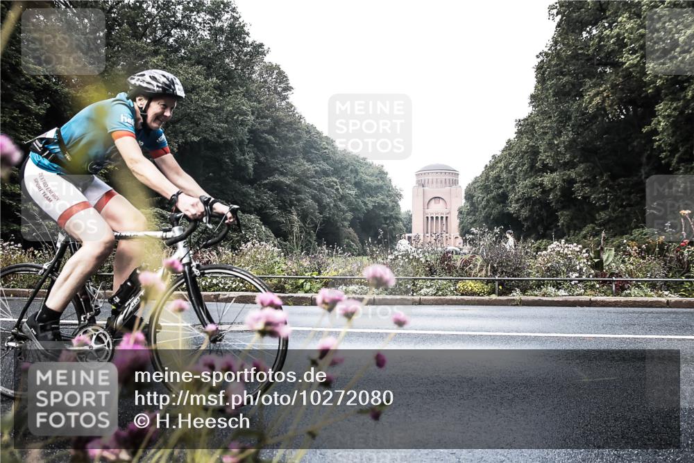 13.09.2026 - Stadtparktriathlon H.Heesch http://msf.ph/oto/10272080 13.09.2026 10:35:11 Radfahren 463, 466 meine-sportfotos.de