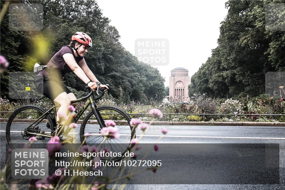 13.09.2026 - Stadtparktriathlon H.Heesch http://msf.ph/oto/10272095 13.09.2026 10:35:30 Radfahren 370, 412, 427 meine-sportfotos.de