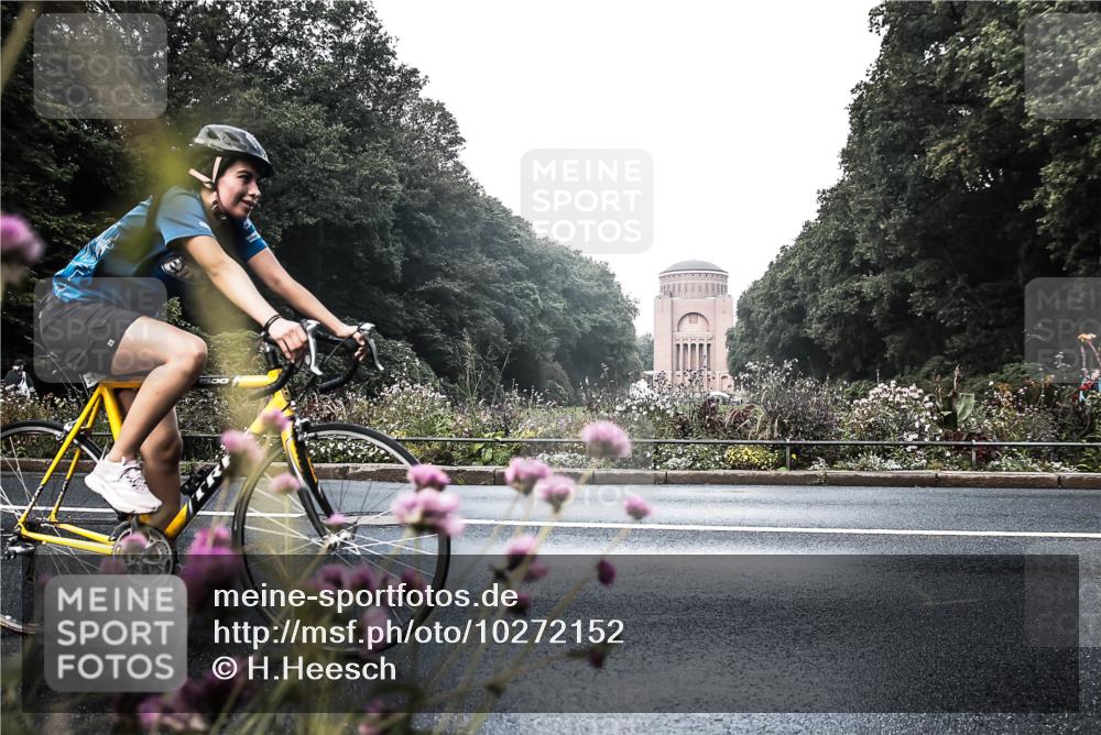 13.09.2026 - Stadtparktriathlon H.Heesch http://msf.ph/oto/10272152 13.09.2026 10:36:29 Radfahren 351 meine-sportfotos.de