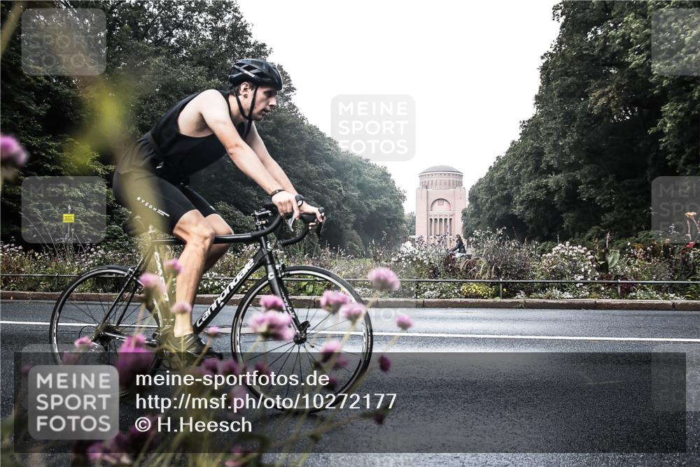 13.09.2026 - Stadtparktriathlon H.Heesch http://msf.ph/oto/10272177 13.09.2026 10:36:49 Radfahren 434, 488, 528 meine-sportfotos.de